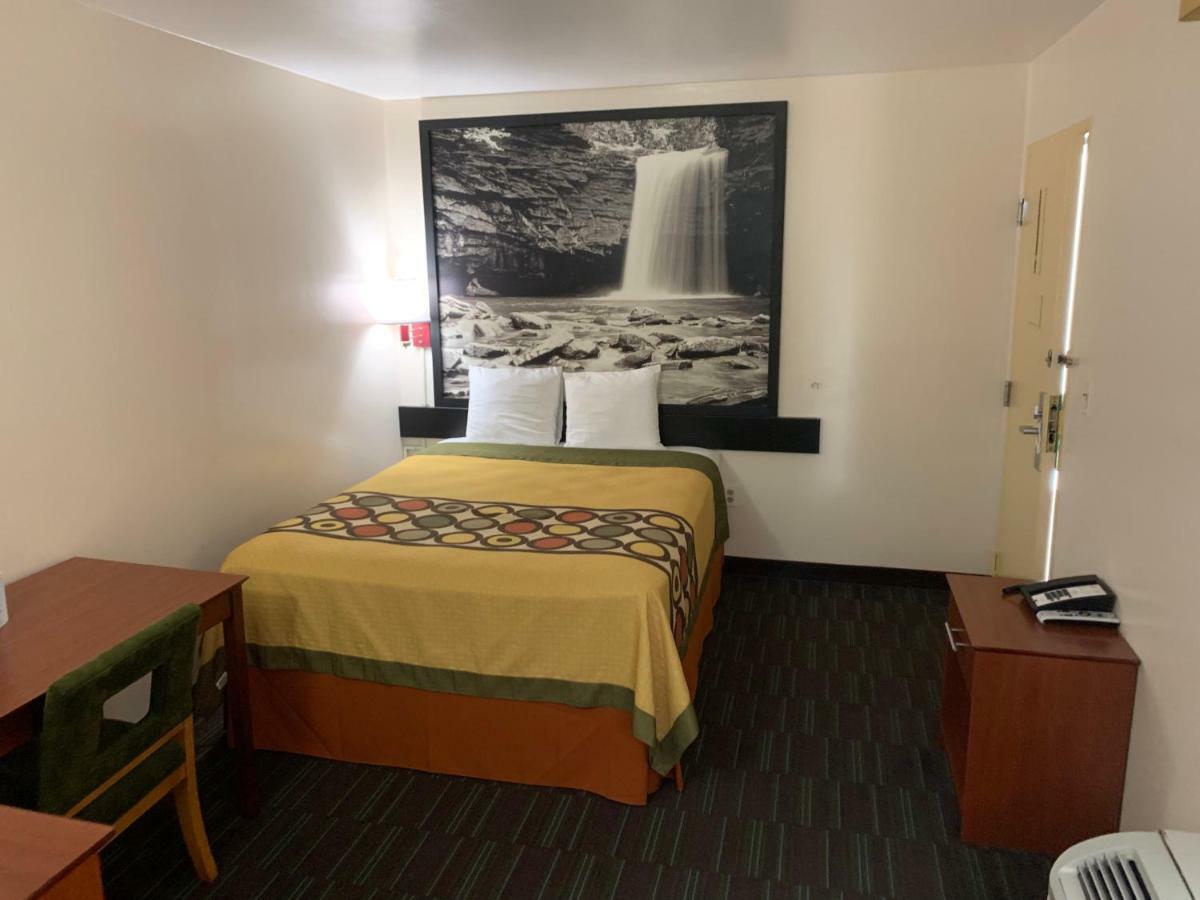 Hotel Super 8 Stafford Exterior foto